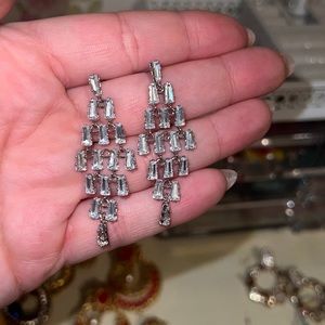 Crystal Dangle Earrings 🌺